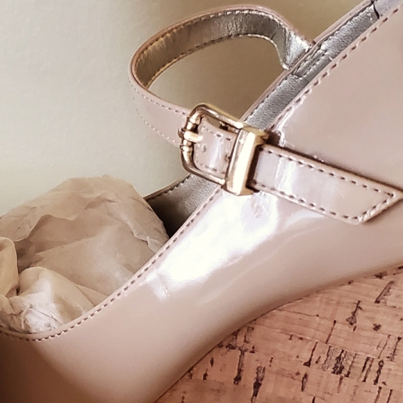 GUESS by Christin Natural Peep Toe Patent Leather Wedges- 8M - Picture 4 of 10